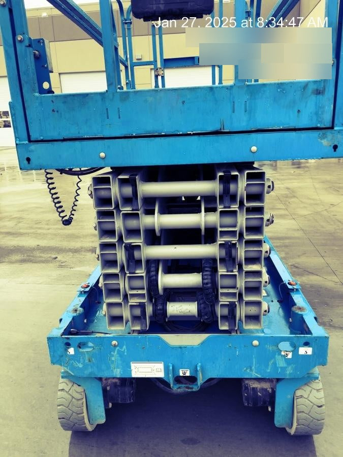 2019 Genie GS-4047 Folding rails with half height swing gate