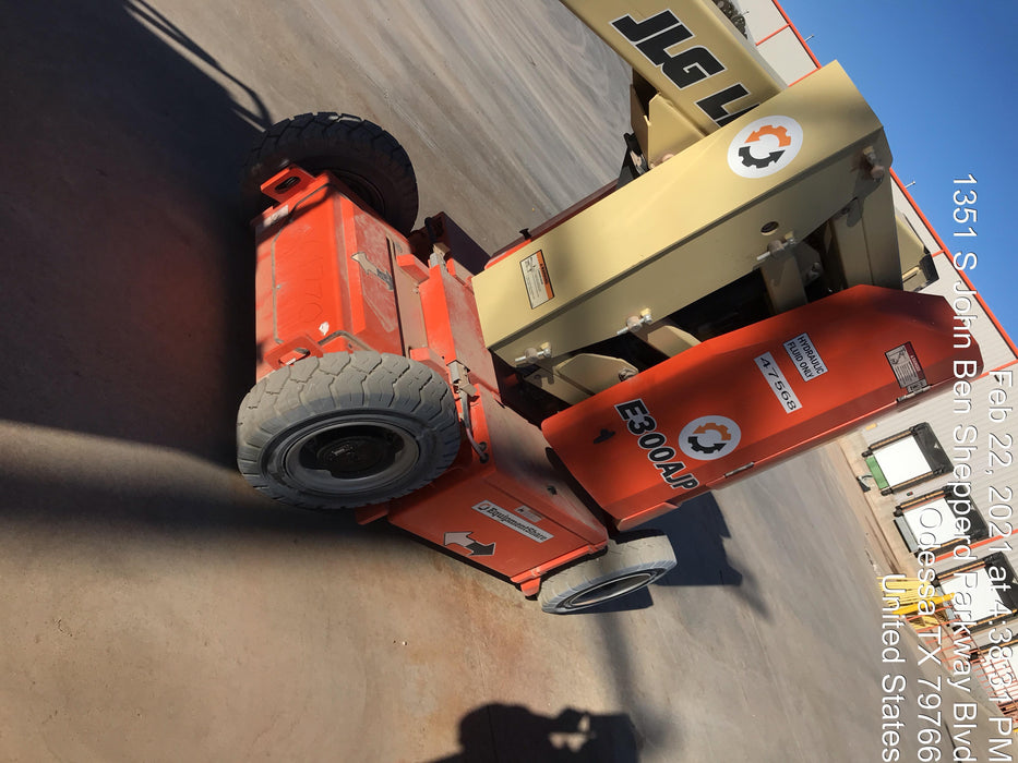 2019 JLG E300AJP
