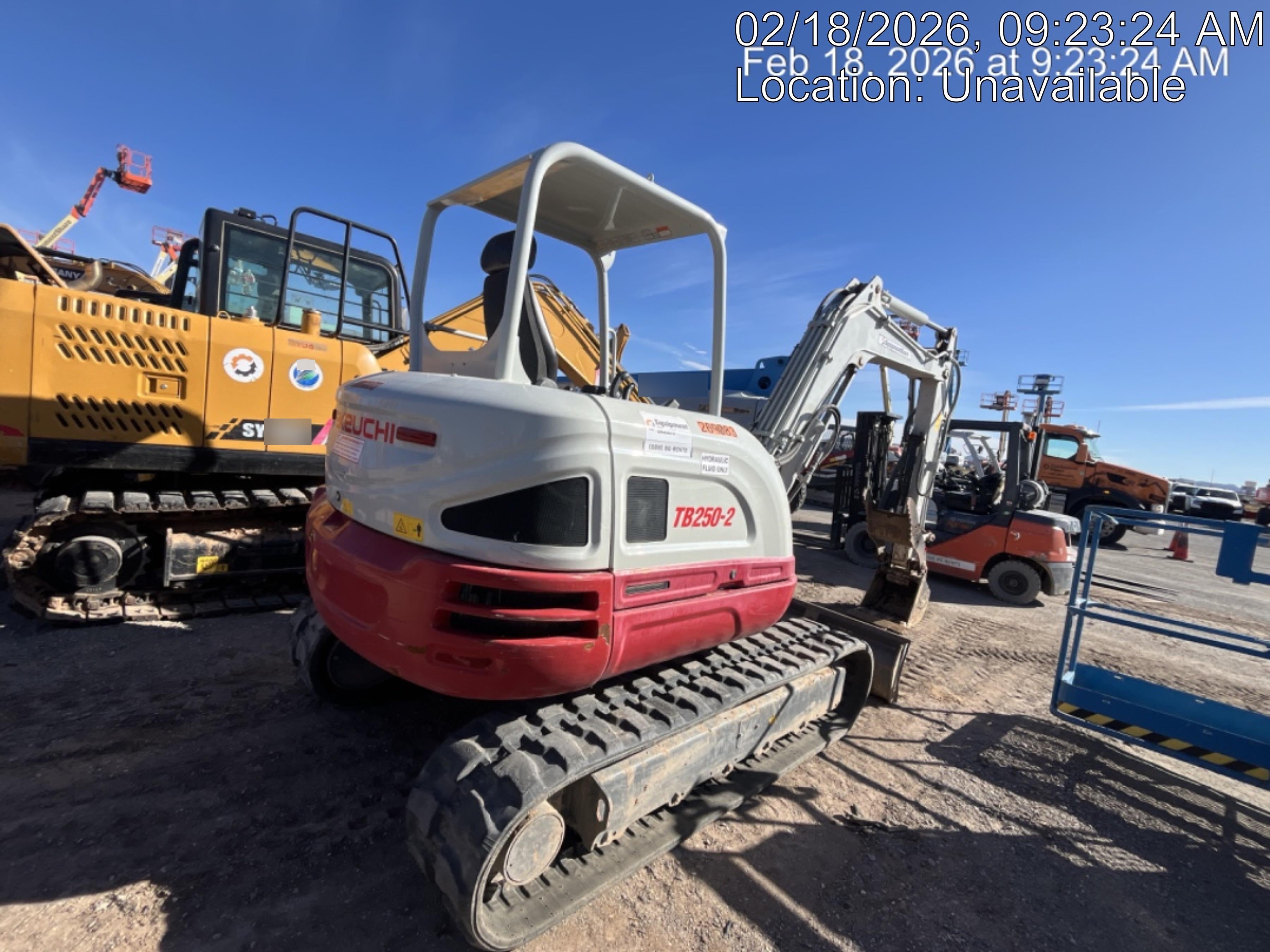 2022 TAKEUCHI TB250-2R