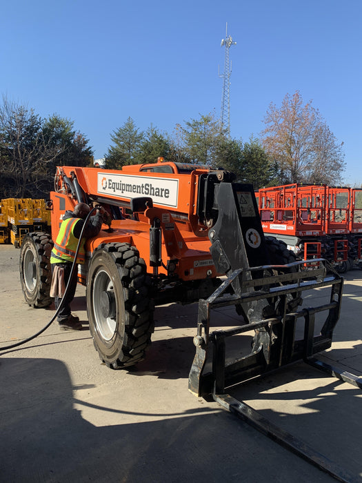 2020 Skytrak 8042 Cab/Heat/Air, Solid Tires, Work Lights, Beacon, Aux Hydraulics, Back up Alarm, Lifting Eye, ES Decals