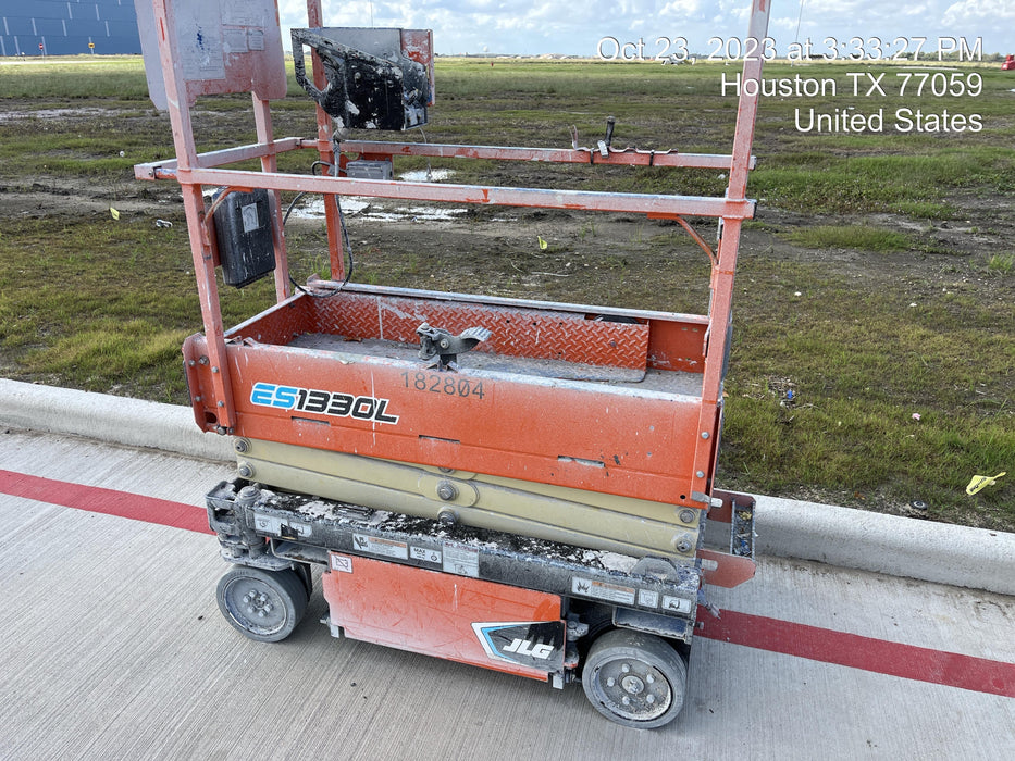 2021 JLG ES1330L
