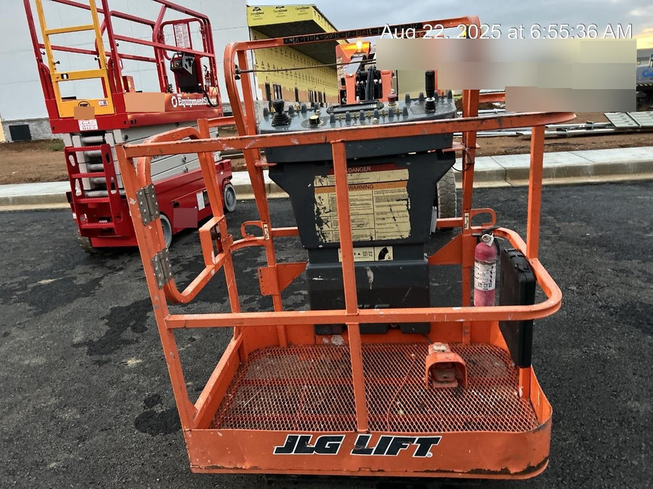 2019 JLG E300AJP