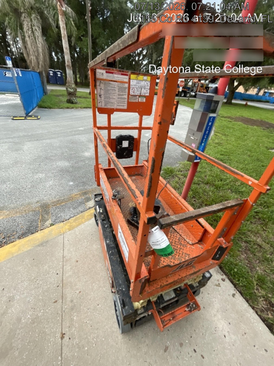 2022 JLG ES1330L