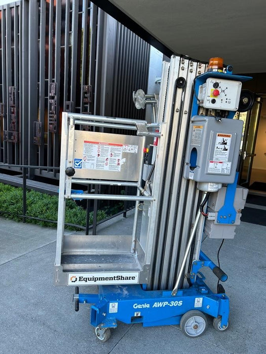 2021 GENIE AWP-30S DC