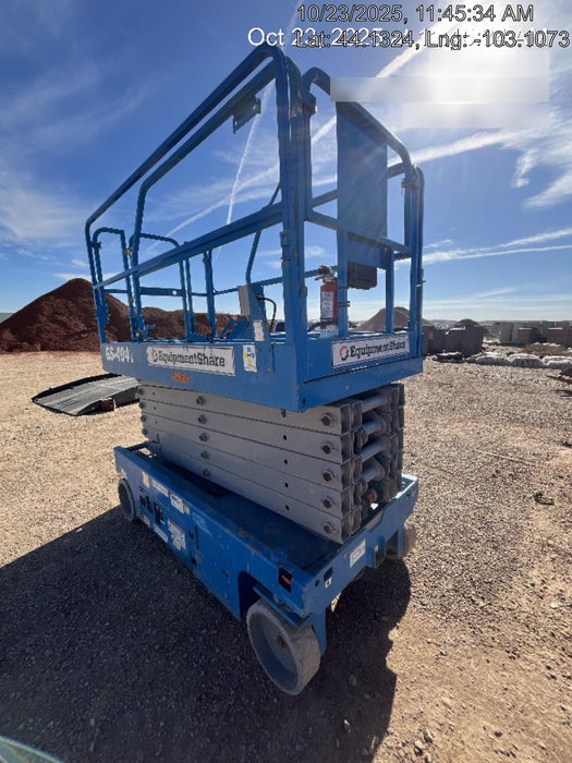 2019 Genie GS-4047 Folding rails with half height swing gate, 800W Inverter