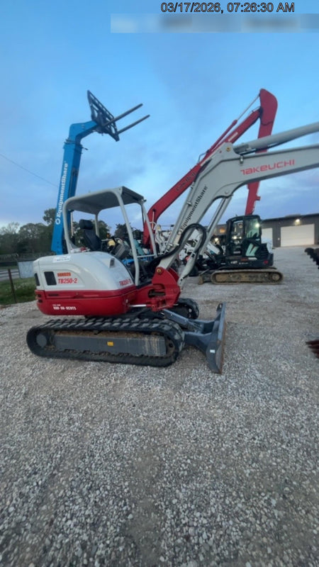 2025 TAKEUCHI TB250-2R