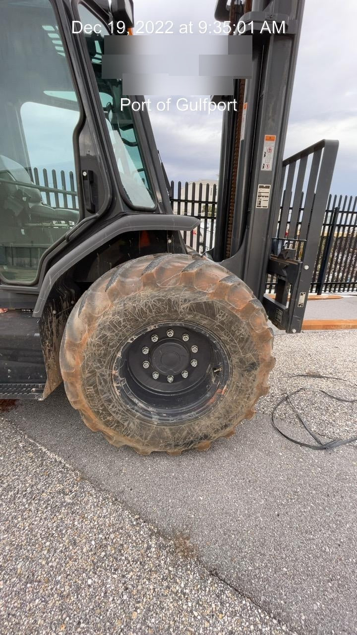 2021 CASE 588H