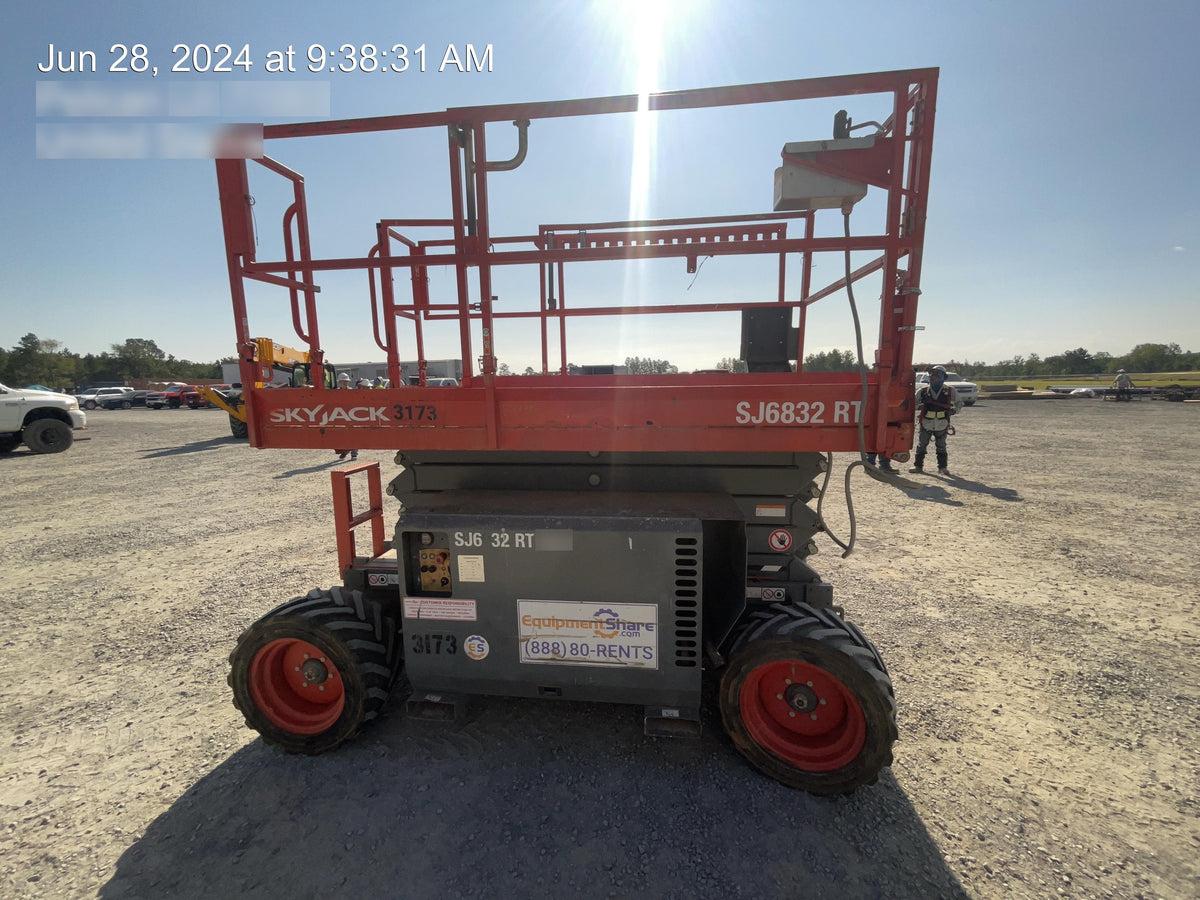 2017 SKYJACK SJ6832 RT