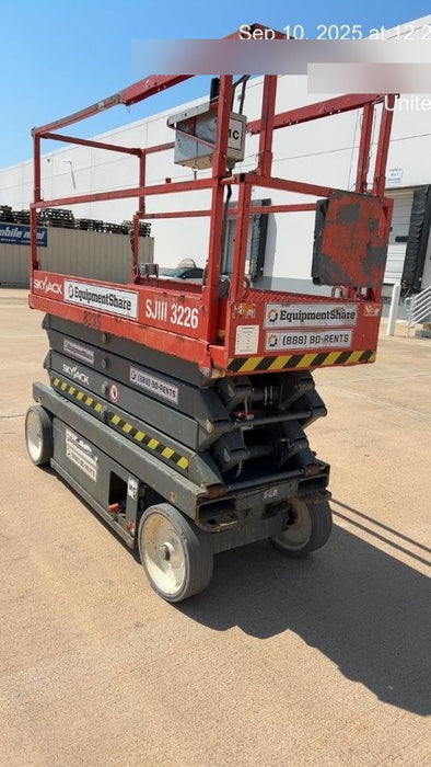 2018 Skyjack SJIII-3226 Skyjack SJIII3226 Scissor Lift w/Trojan Batteries