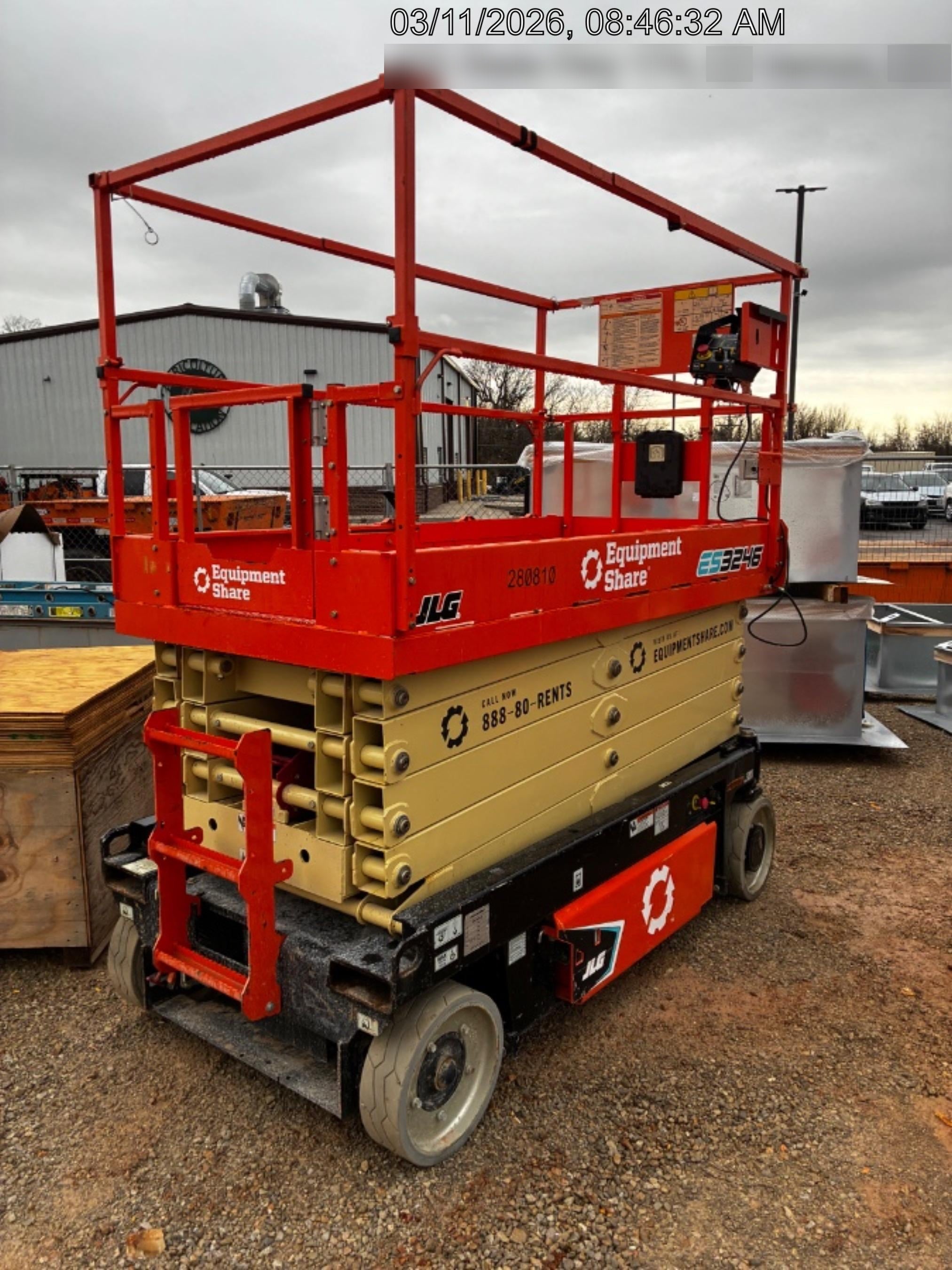 2022 JLG ES3246