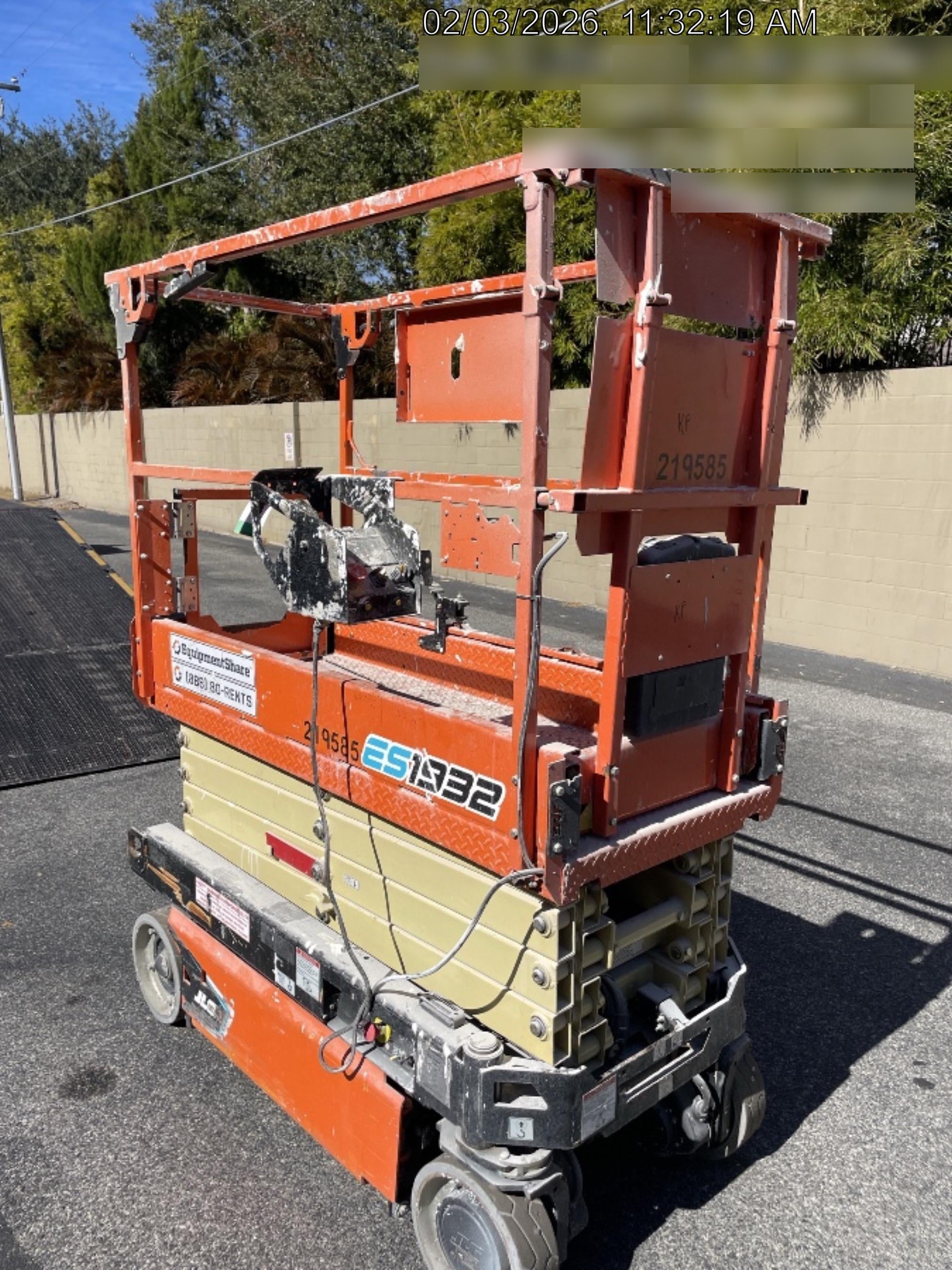 2022 JLG ES1932