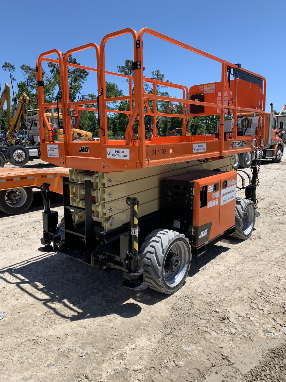 2022 JLG RT4069