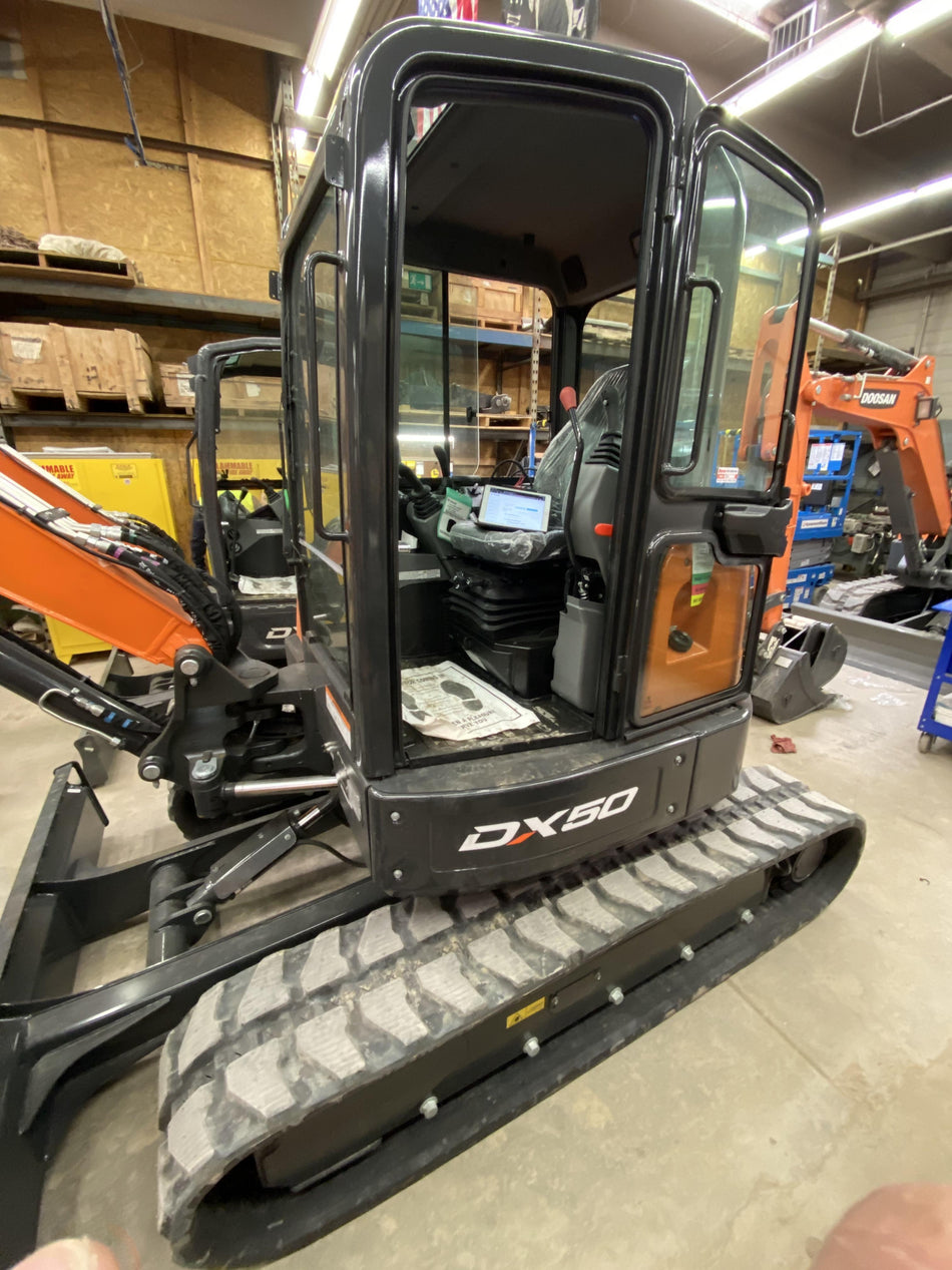 2020 DOOSAN DX50-5