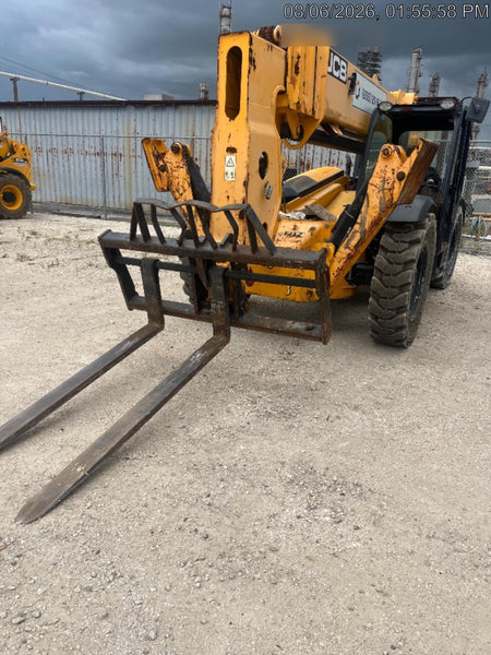 2019 JCB 510-56 Open ROPS, 74 HP, Solid Tires, Worklights, Beacon, Aux Hydraulics, Lifting Eye w/66" Carriage/60" Forks