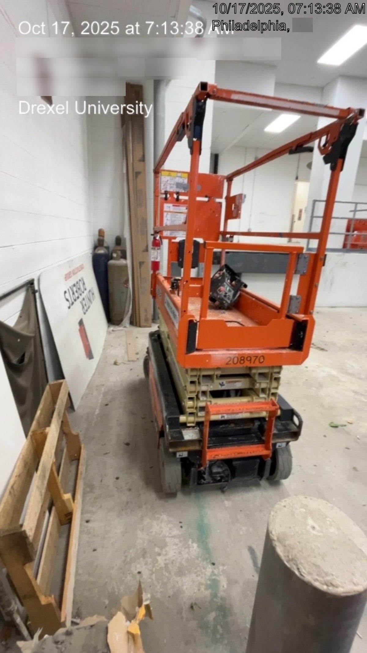 2022 JLG ES1932