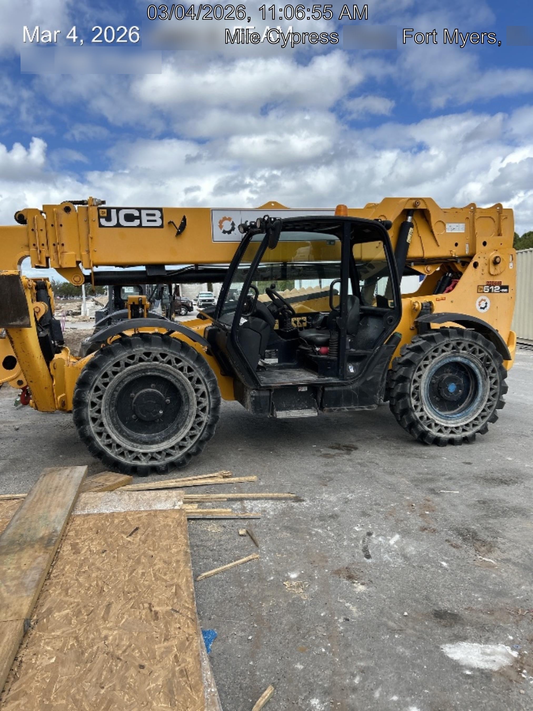 2022 JCB 512-56