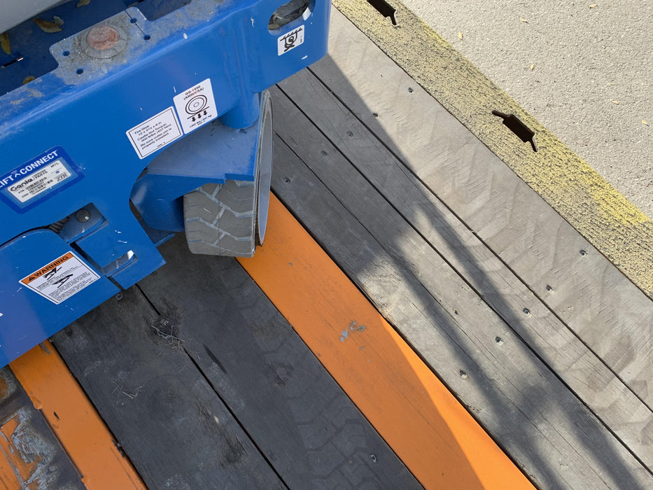 2020 Genie GS-1930 Solid Non Marking Tires, Beacon, Folding rails with half height swing gate, 800W Inverter