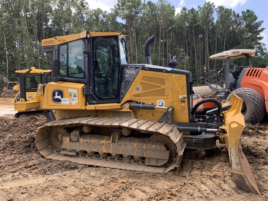 2020 JOHN DEERE 700L