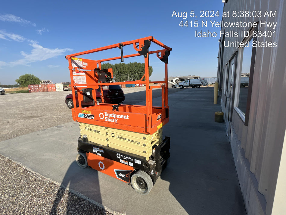 2024 JLG ES1932