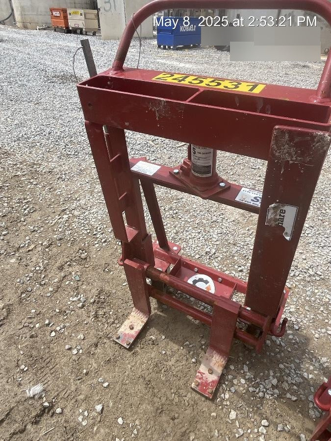 2022 ROL-A-LIFT M-6