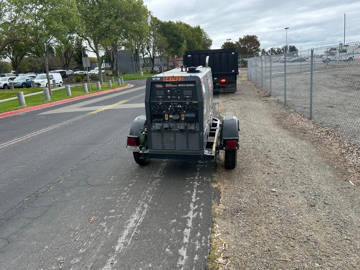 2021 Lincoln Electric Dual Maverick 200/200X Ready Pak 3 (includes trailer, cable rack, fender light kit)