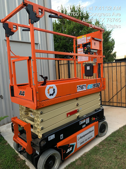 2021 JLG ES1932