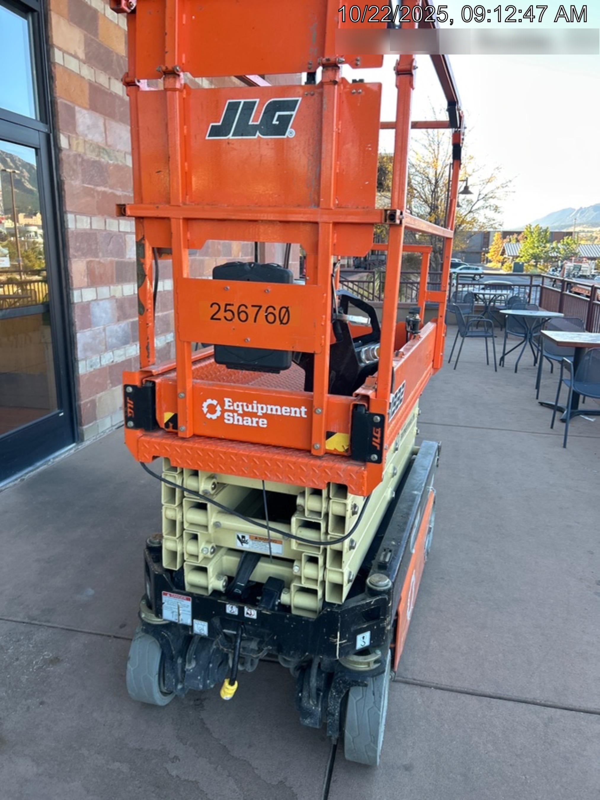 2022 JLG ES1932
