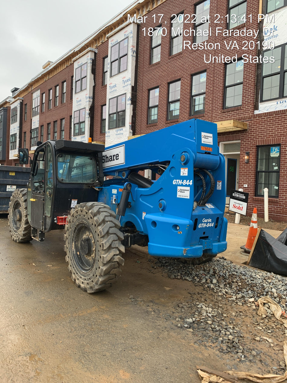 2021 GENIE GTH-844