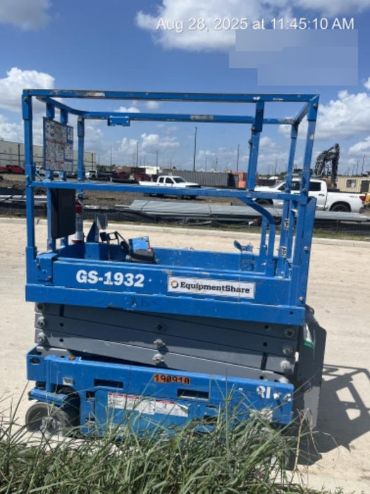 2021 GENIE GS-1932