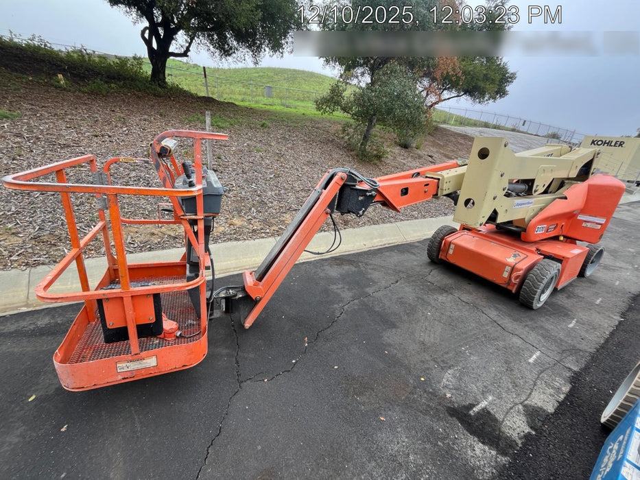 2019 JLG E400AJPN