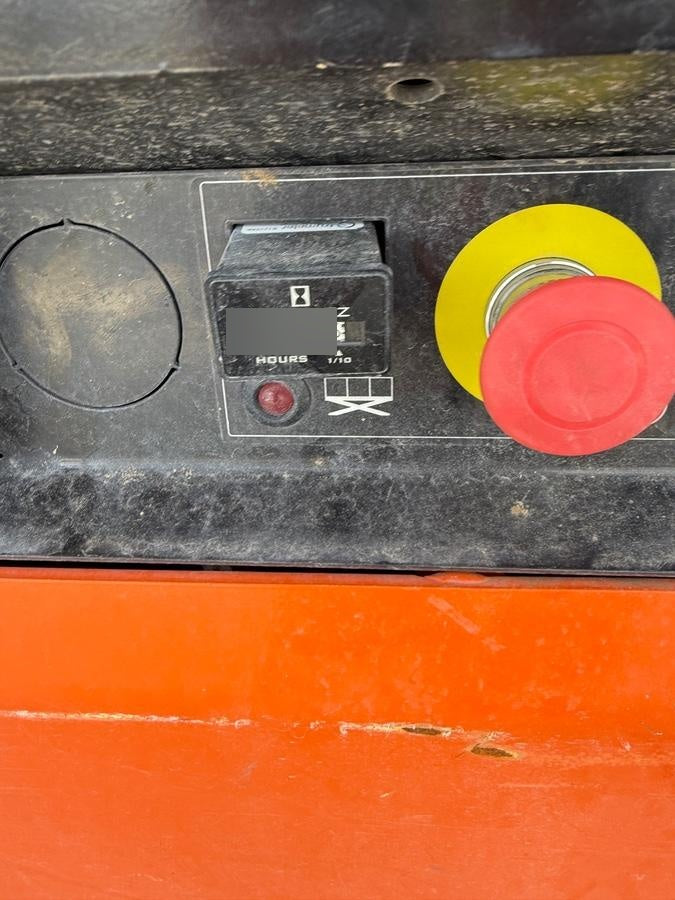 2023 JLG ES1932