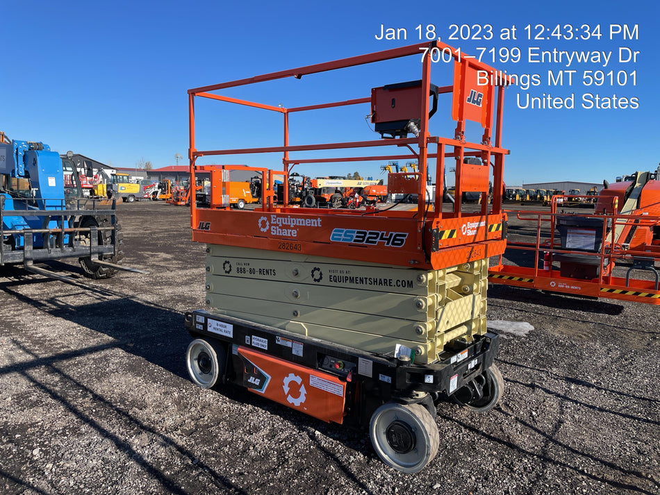 2022 JLG ES3246