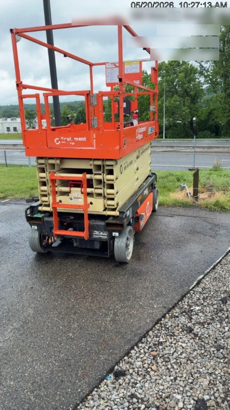 2022 JLG ES3246