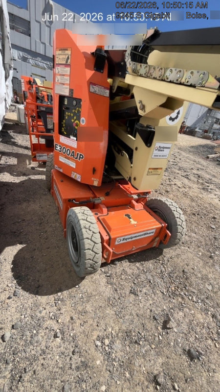 2019 JLG E300AJP