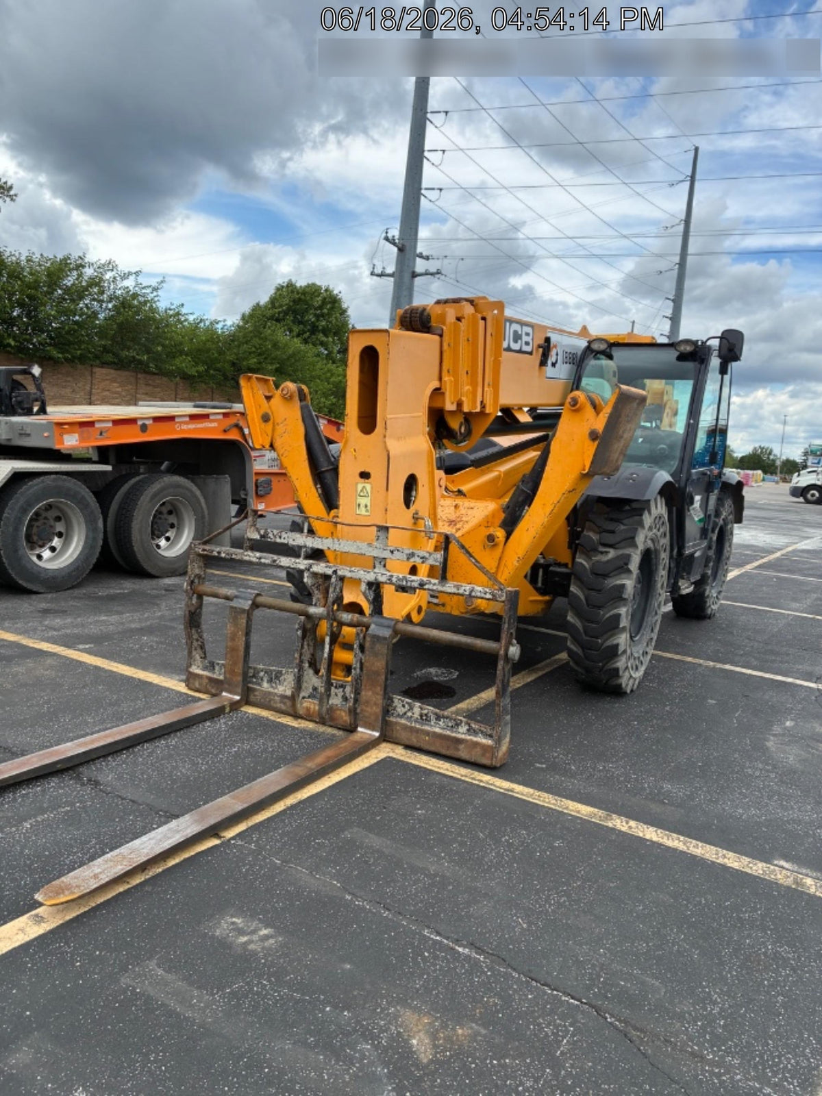 2020 JCB 510-56
