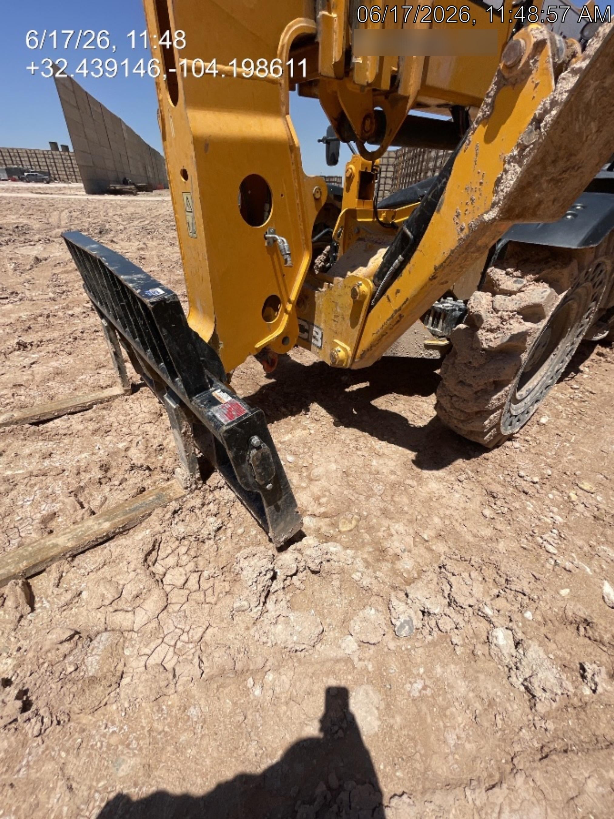 2022 JCB 510-56