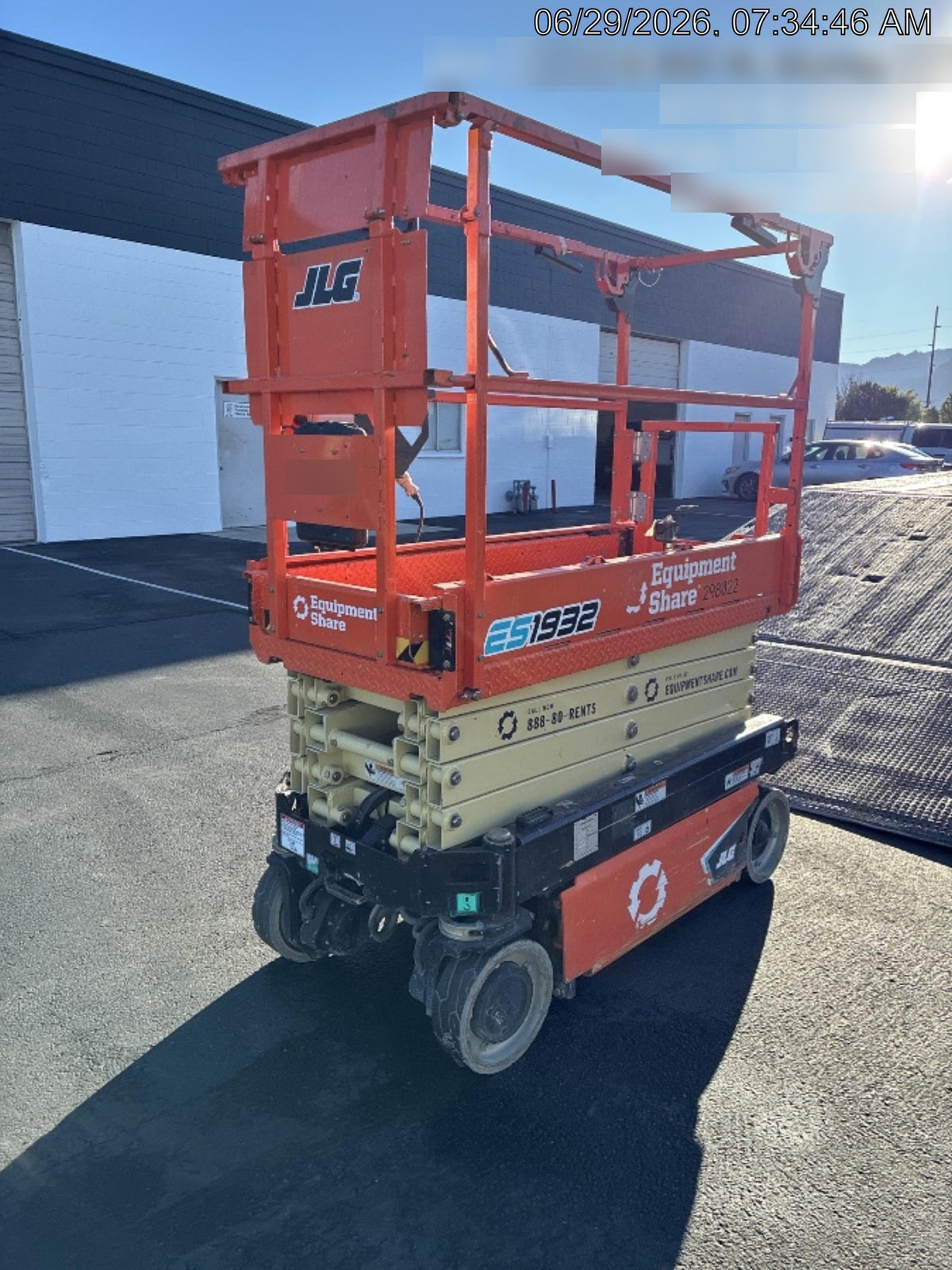 2023 JLG ES1932