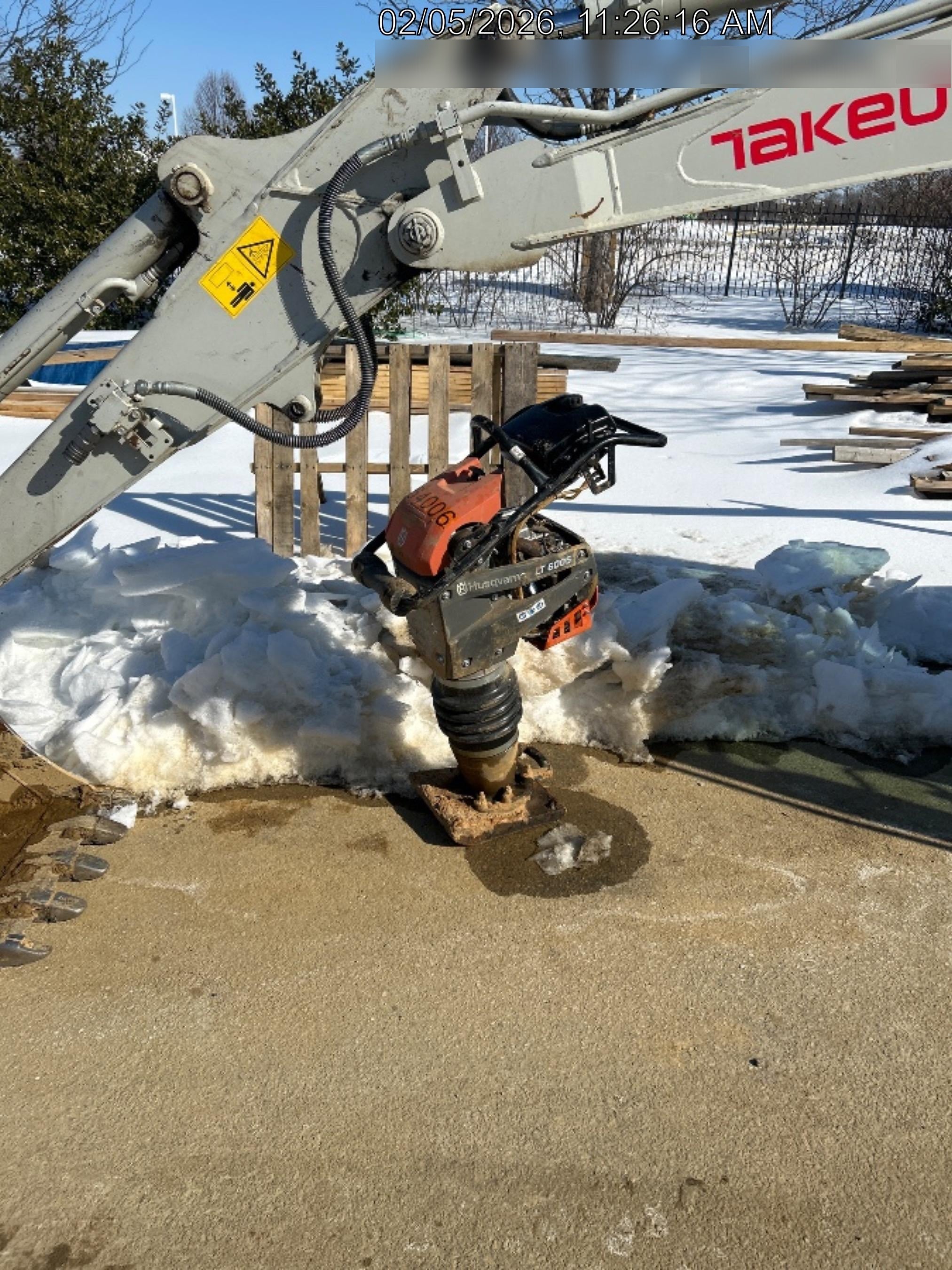 2024 HUSQVARNA LT6005