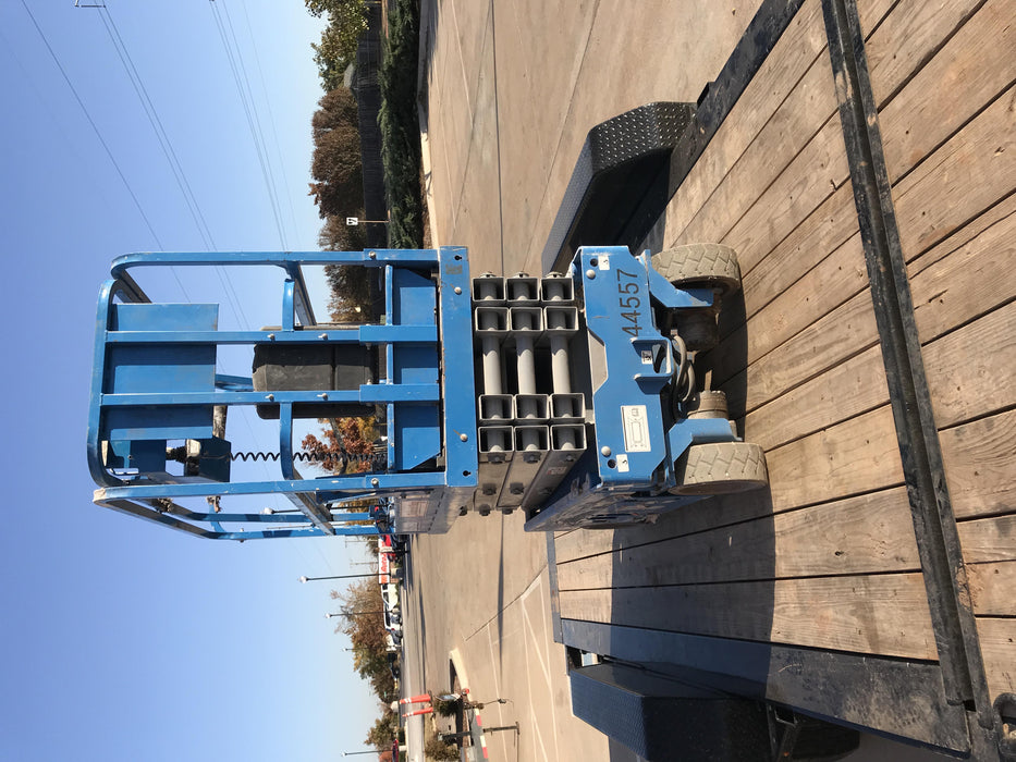 2019 Genie GS-1930 Fixed rails with chain Entry