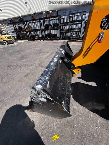 2025 JLG 1001100823