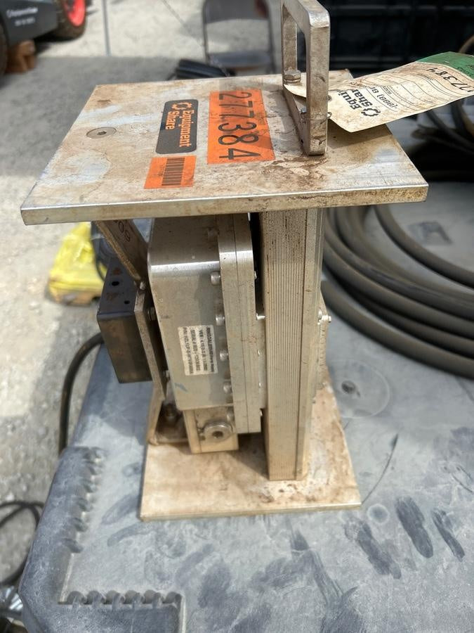 2022 WORKSITE LIGHTING PetroPRO Handy 24639