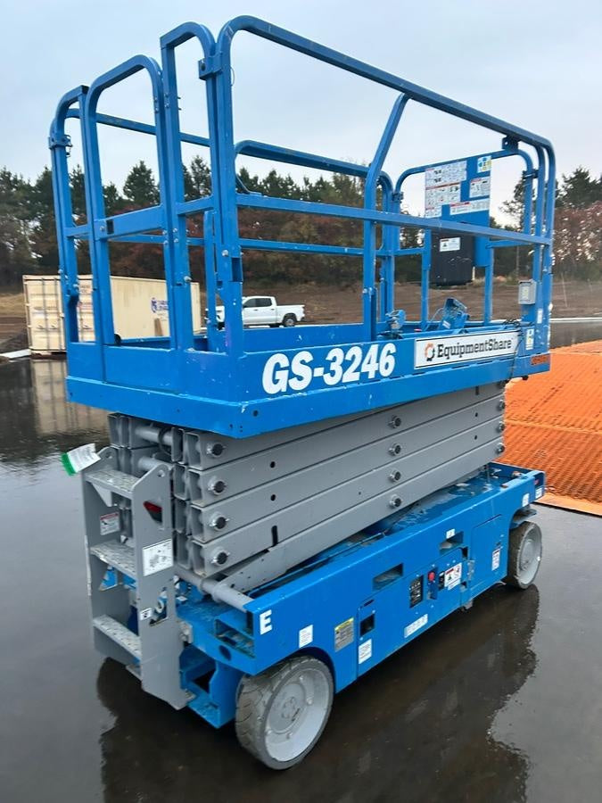 2022 GENIE GS-3246