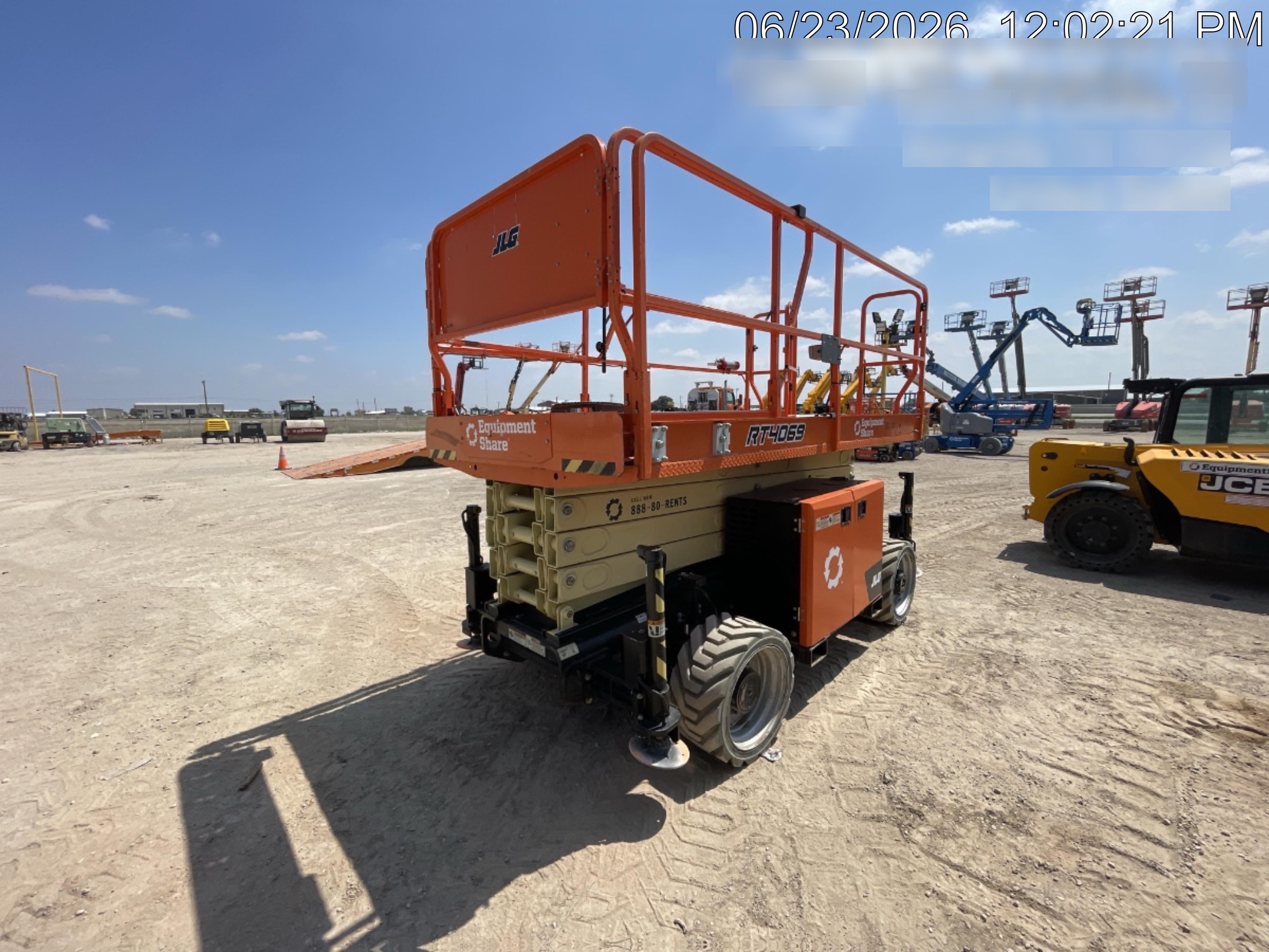2022 JLG RT4069