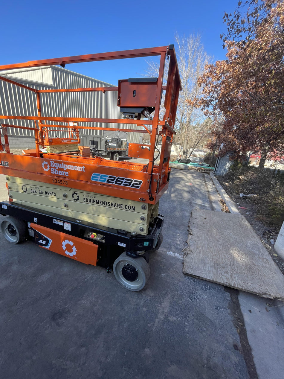 2022 JLG ES2632