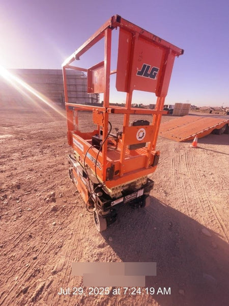2021 JLG ES1330L