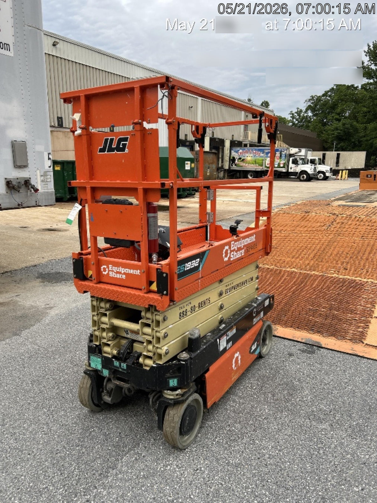 2025 JLG ES1932