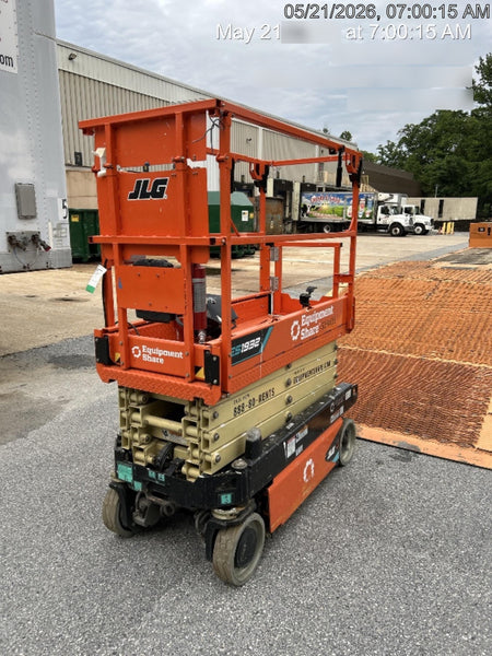 2025 JLG ES1932