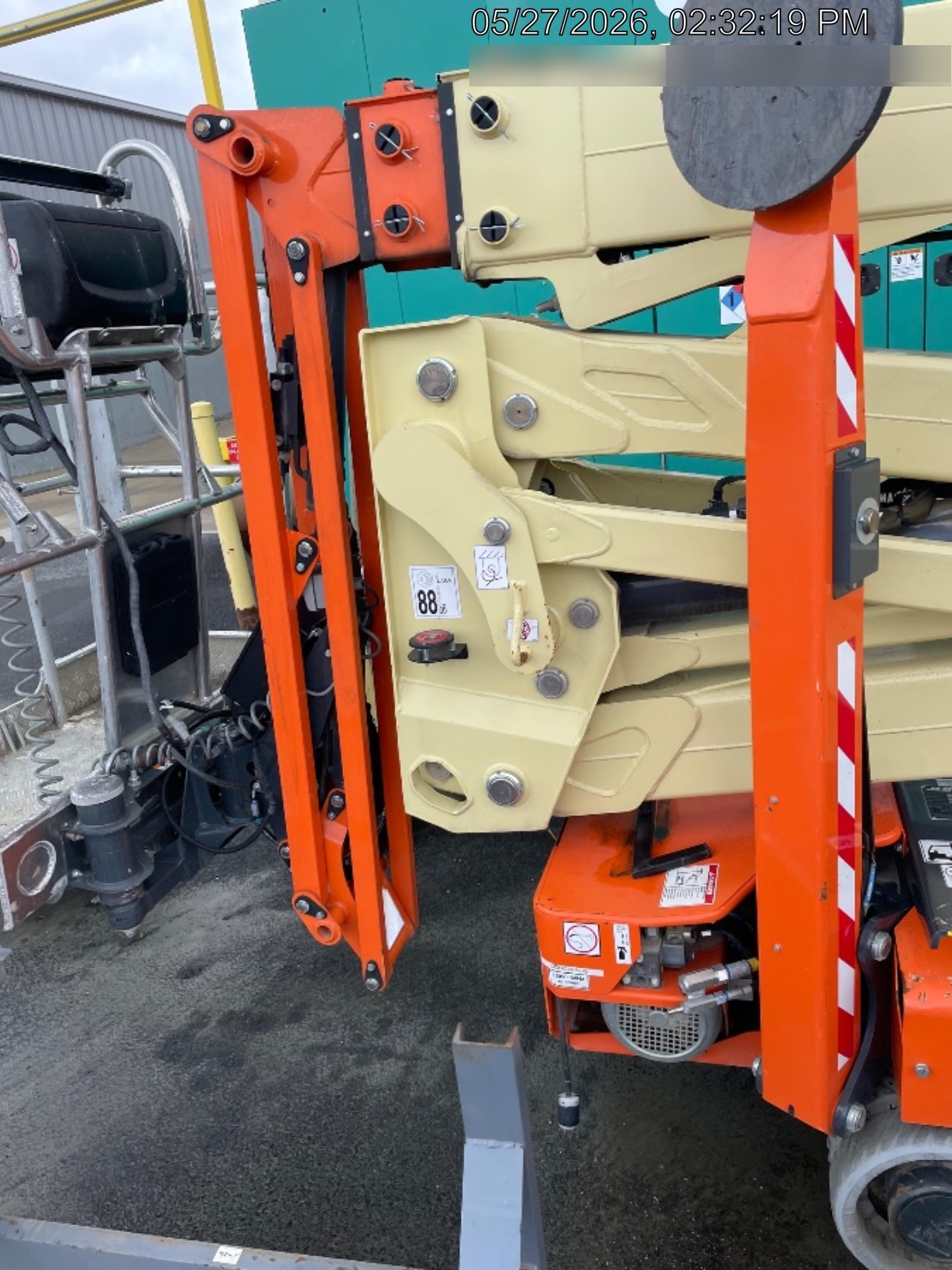 2022 JLG X600AJ