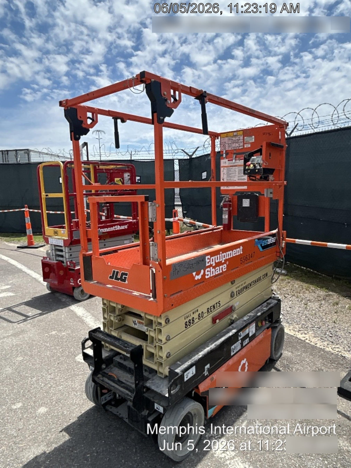 2025 JLG ES1932
