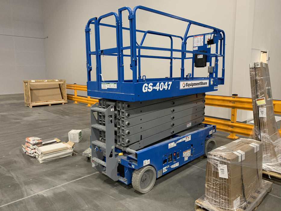 2020 Genie GS-4047 Standard, Folding full height swing gate, 800W Inverter